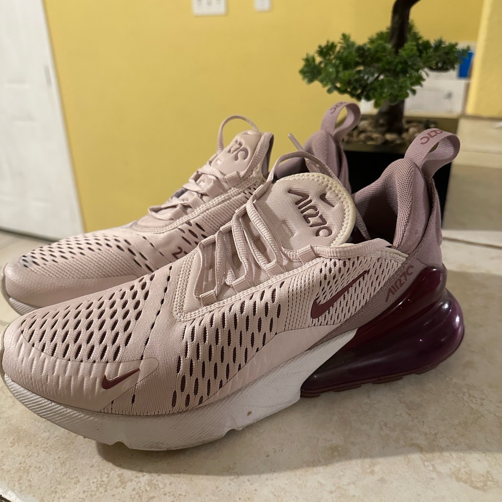 Nike women’s Air Max 270 Pink and Maroon